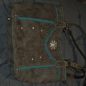 Chic Women's Shoulder Bag with Teal Accents